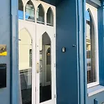 Twenty 7 - Modern & Spacious Townhouse *