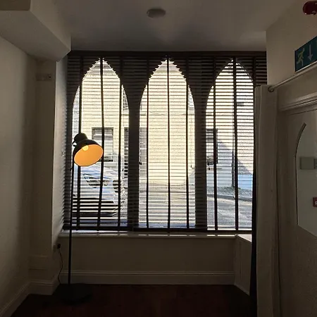 Twenty 7 - Modern & Spacious Townhouse Дом отдыха Киллало