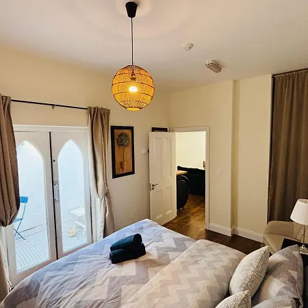 Twenty 7 - Modern & Spacious Townhouse * Киллало