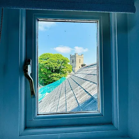 Дом отдыха Twenty 7 - Modern & Spacious Townhouse Киллало