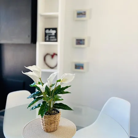 Twenty 7 - Modern & Spacious Townhouse 킬랄로