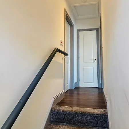 Holiday home Twenty 7 - Modern & Spacious Townhouse *