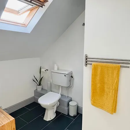 Twenty 7 - Modern & Spacious Townhouse * Киллало