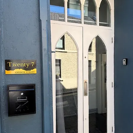 Holiday home Twenty 7 - Modern & Spacious Townhouse
