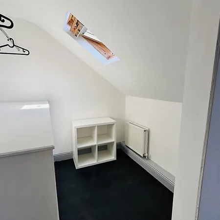 Twenty 7 - Modern & Spacious Townhouse Ferienhaus Killaloe