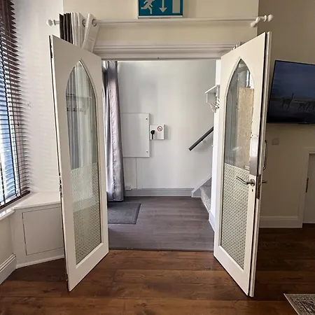 Twenty 7 - Modern & Spacious Townhouse * Киллало