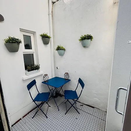 Hébergement de vacances Twenty 7 - Modern & Spacious Townhouse Killaloe