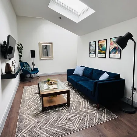 Twenty 7 - Modern & Spacious Townhouse Киллало