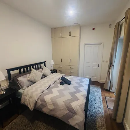 Сasa de vacaciones Twenty 7 - Modern & Spacious Townhouse Killaloe