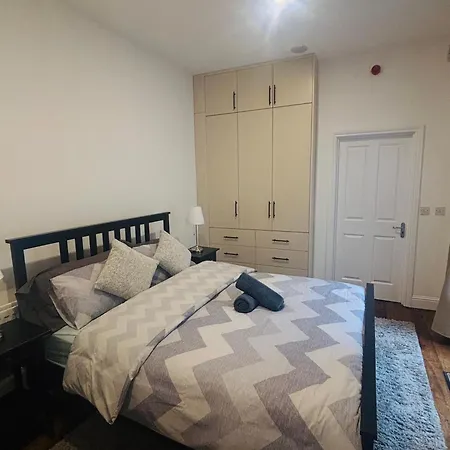 Twenty 7 - Modern & Spacious Townhouse * Killaloe