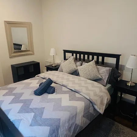 Twenty 7 - Modern & Spacious Townhouse בית נופש