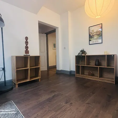 Hébergement de vacances Twenty 7 - Modern & Spacious Townhouse