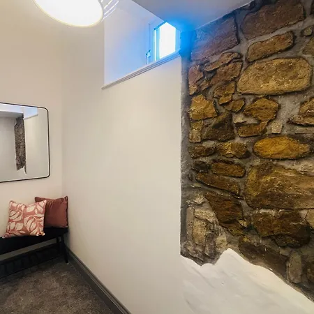 Twenty 7 - Modern & Spacious Townhouse * Killaloe