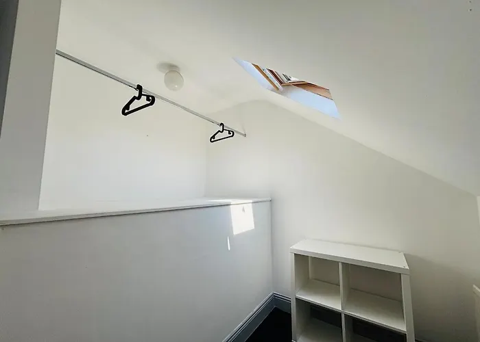 Twenty 7 - Modern & Spacious Townhouse קילאלו