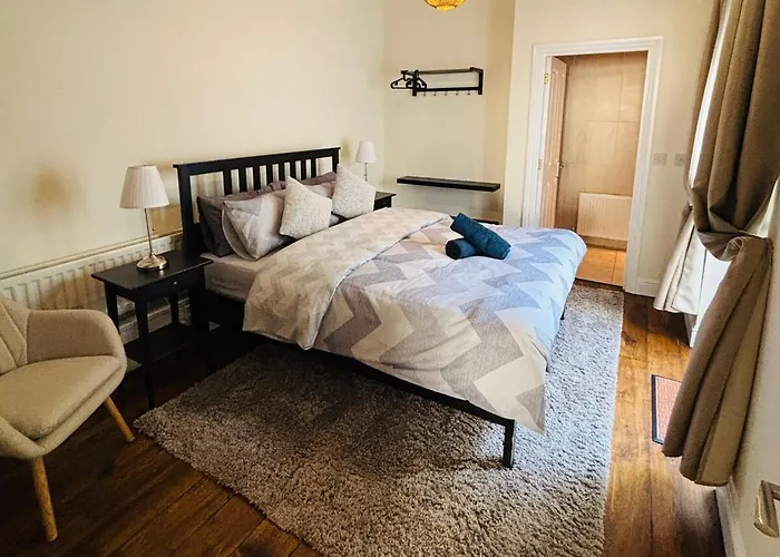 Twenty 7 - Modern & Spacious Townhouse בית נופש קילאלו