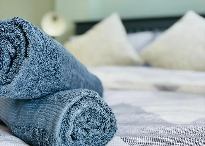 Twenty 7 - Modern & Spacious Townhouse Сasa de vacaciones Killaloe