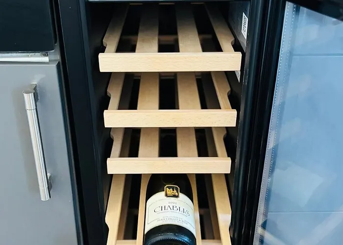 Twenty 7 - Modern & Spacious Townhouse