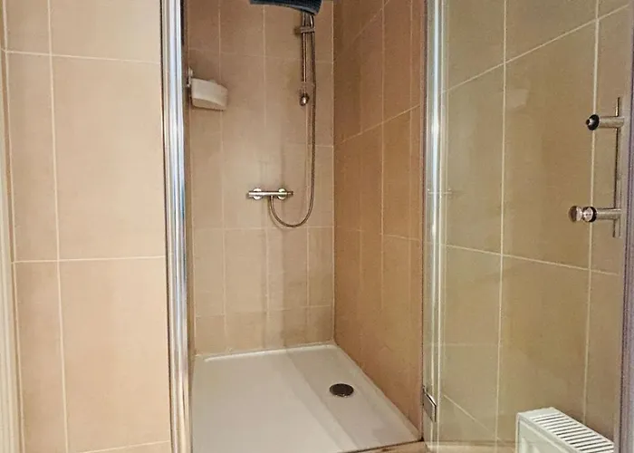 Twenty 7 - Modern & Spacious Townhouse Сasa de vacaciones Killaloe