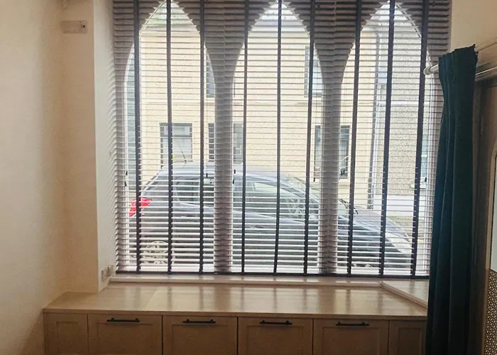 Twenty 7 - Modern & Spacious Townhouse Killaloe