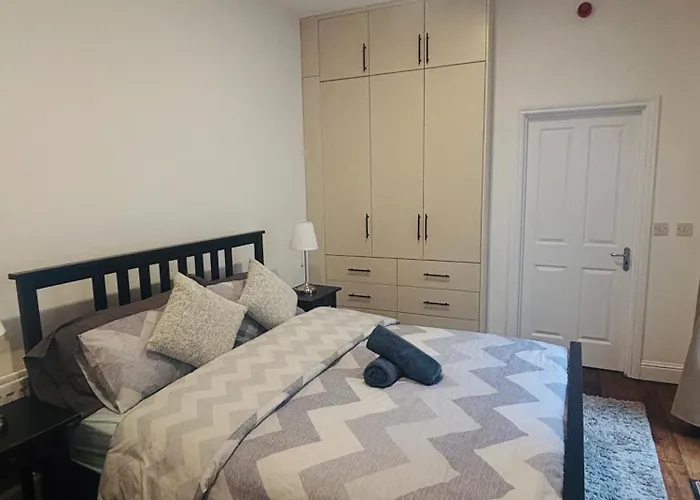 Twenty 7 - Modern & Spacious Townhouse * Killaloe