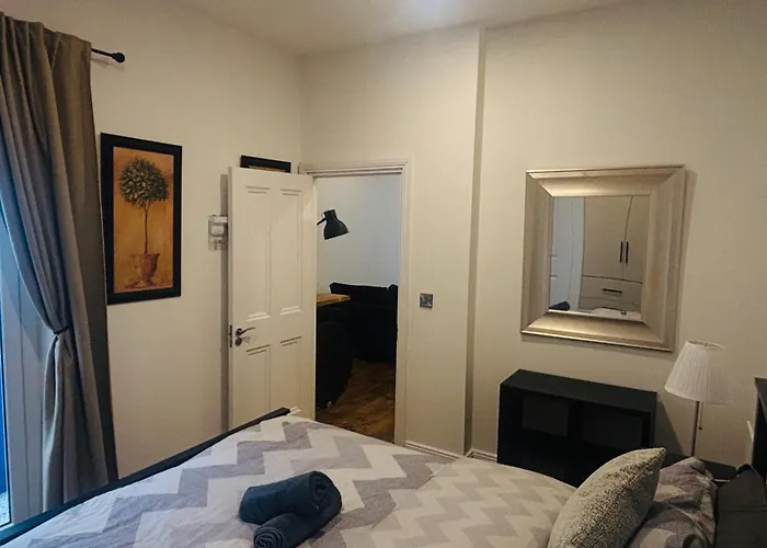 Twenty 7 - Modern & Spacious Townhouse קילאלו