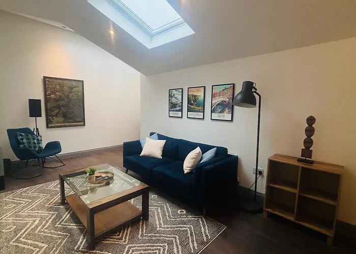 Twenty 7 - Modern & Spacious Townhouse Сasa de vacaciones Killaloe